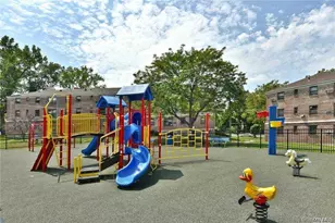 1 Terrace Cir, Great Neck, NY 11021 - Photo 5