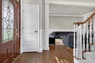 136 Circle Dr, Roslyn Heights, NY 11577 - Photo 5