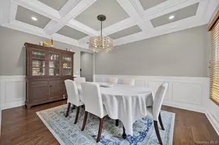136 Circle Dr, Roslyn Heights, NY 11577 - Photo 7