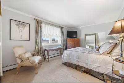 297 Merrick Road #D 1, Amityville, NY 11701 - Photo 13