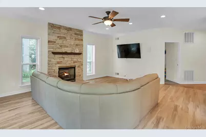 7 Dorm Court, East Setauket, NY 11733 - Photo 17