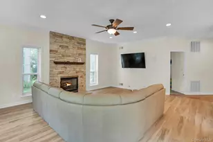 7 Dorm Ct, East Setauket, NY 11733 - Photo 17