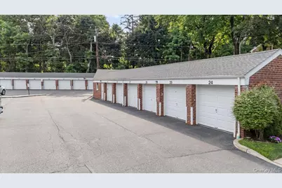 74 Edwards Street #2B, Roslyn Heights, NY 11577 - Photo 15