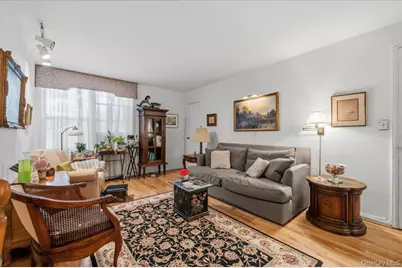 74 Edwards Street #2B, Roslyn Heights, NY 11577 - Photo 3