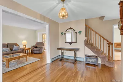 100 Middlesex Avenue, Oakdale, NY 11769 - Photo 5