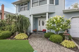 100 Middlesex Ave, Oakdale, NY 11769 - Photo 3