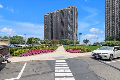271-10 Grand Central Parkway #9F, Floral Park, NY 11005 - Photo 27