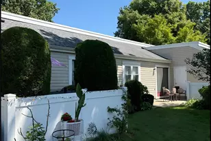 1203 Cabot Ct, Saint James, NY 11780 - Photo 5