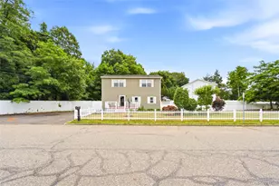 14 Nevada Rd, West Babylon, NY 11704 - Photo 13