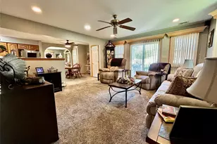 19 Sandpiper Ln, Coram, NY 11727 - Photo 3