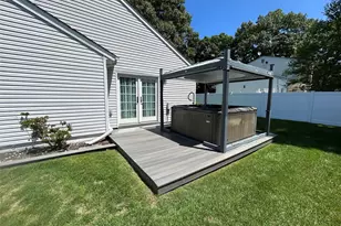 19 Sandpiper Ln, Coram, NY 11727 - Photo 19