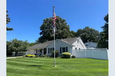 19 Sandpiper Lane, Coram, NY 11727 - Photo 23