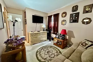 19 Sandpiper Ln, Coram, NY 11727 - Photo 11