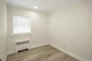 83 Knickerbocker Rd, Plainview, NY 11803 - Photo 17