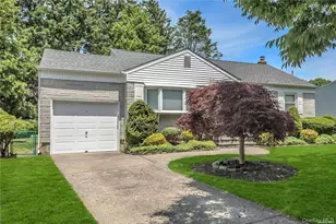 83 Knickerbocker Rd, Plainview, NY 11803 - Photo 3