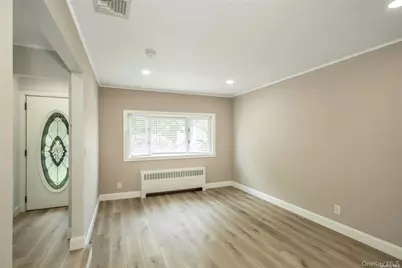 83 Knickerbocker Road, Plainview, NY 11803 - Photo 5