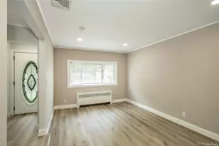 83 Knickerbocker Rd, Plainview, NY 11803 - Photo 5