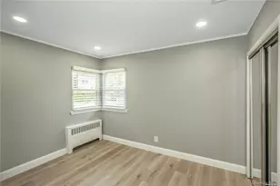 83 Knickerbocker Rd, Plainview, NY 11803 - Photo 13
