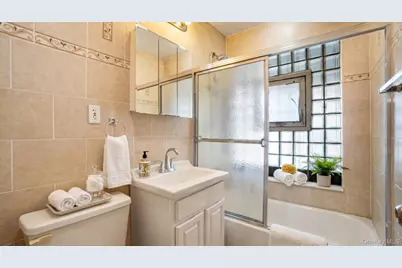 2436 Seymour Avenue, Bronx, NY 10469 - Photo 31