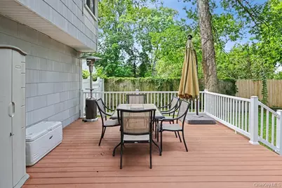 555 N Windsor Avenue, Brightwaters, NY 11718 - Photo 25