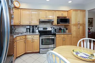 555 N Windsor Ave, Brightwaters, NY 11718 - Photo 13