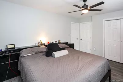 555 N Windsor Avenue, Brightwaters, NY 11718 - Photo 21