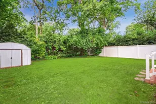 555 N Windsor Ave, Brightwaters, NY 11718 - Photo 29