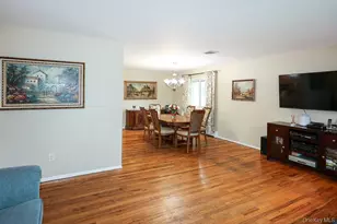 555 N Windsor Ave, Brightwaters, NY 11718 - Photo 5
