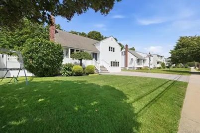 422 Park Lane, Massapequa Park, NY 11762 - Photo 3
