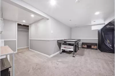 422 Park Lane, Massapequa Park, NY 11762 - Photo 19