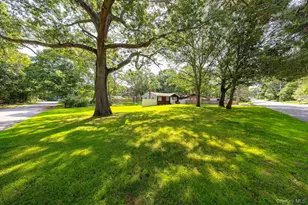 18 Easterly Rd, Hampton Bays, NY 11946 - Photo 11