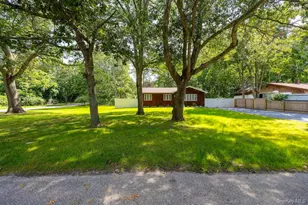 18 Easterly Rd, Hampton Bays, NY 11946 - Photo 3