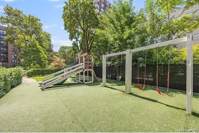87-10 51 #1, Elmhurst, NY 11373 - Photo 3