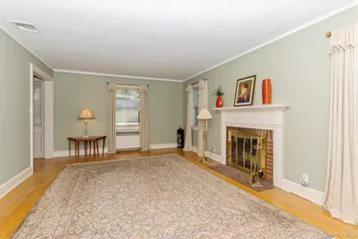 8 Orchid Street, Floral Park, NY 11001 - Photo 3