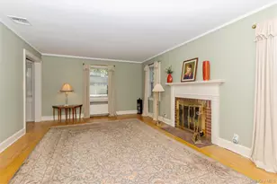 8 Orchid St, Floral Park, NY 11001 - Photo 3