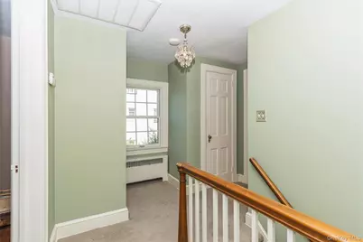 8 Orchid Street, Floral Park, NY 11001 - Photo 11