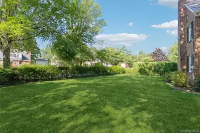 8 Orchid Street, Floral Park, NY 11001 - Photo 21