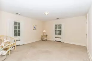 8 Orchid St, Floral Park, NY 11001 - Photo 15