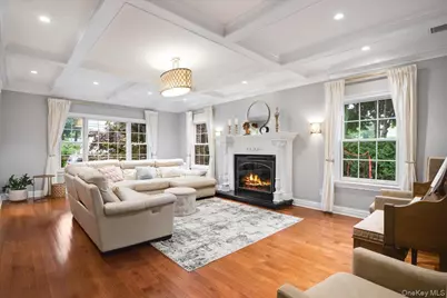 11 School Street, East Williston, NY 11596 - Photo 3