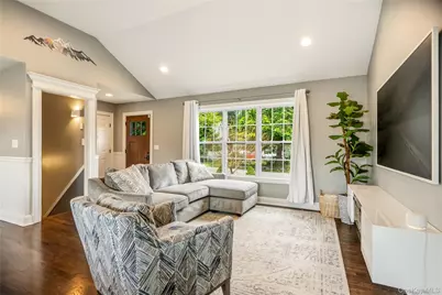 438 Richmond Boulevard, Ronkonkoma, NY 11779 - Photo 5