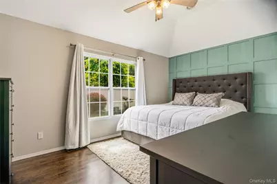 438 Richmond Boulevard, Ronkonkoma, NY 11779 - Photo 17