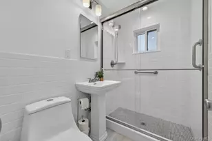 200 Lexington, Oyster Bay, NY 11771 - Photo 19