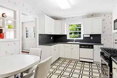 14 Sunview Drive, Glen Cove, NY 11542 - Photo 5