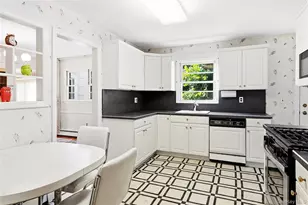14 Sunview Dr, Glen Cove, NY 11542 - Photo 5