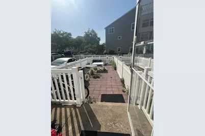 165 Commodore Circle W, Arverne, NY 11692 - Photo 27