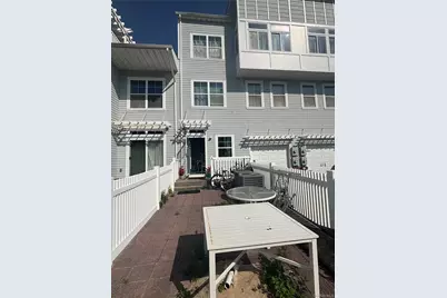 165 Commodore Circle W, Arverne, NY 11692 - Photo 25