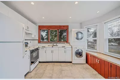 8 Eastern  Concourse, Amityville, NY 11701 - Photo 11