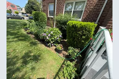 131-03 233 St Road #upper, Rosedale, NY 11422 - Photo 3