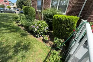131-03 233 St Rd, Rosedale, NY 11422 - Photo 3