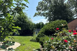 17 Alex Ln, Glen Cove, NY 11542 - Photo 7
